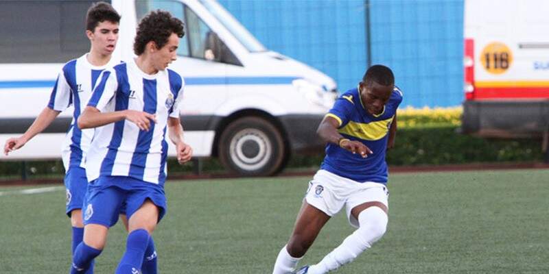 SISTEMAS TÁTICOS DO FUTEBOL - Academia de Futebol de Angola